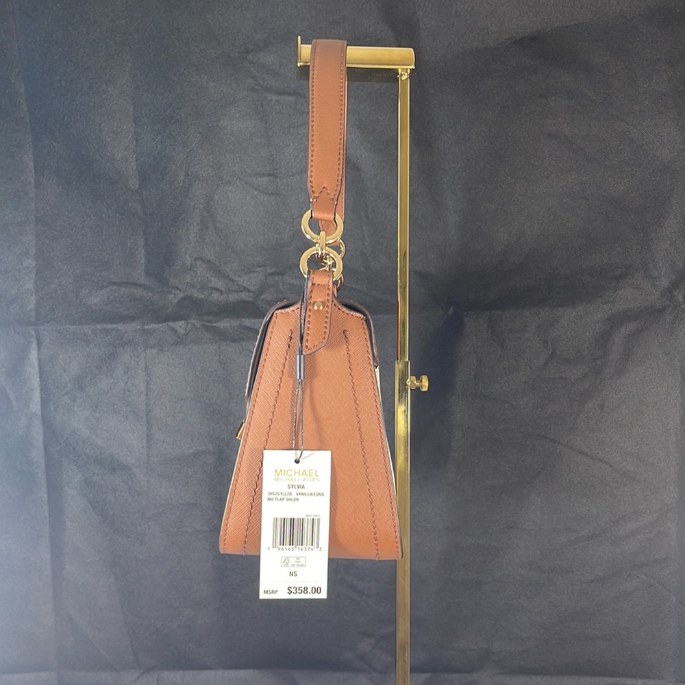 NWT = MICHAEL KORS LEADER SHOULDER BAG . - Picture 3 of 8